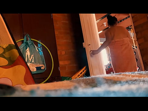 ❤️ मेरे चाचा शॉवर में मेरा पीछा करते हैं, जब मैं स्नान करता हूं तो वह मुझे चोदता है। ❤️ गुदा वीडियो हम पर ❤